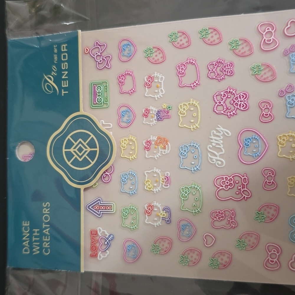 Hello Kitty nail Stickers - Picture 3 of 3